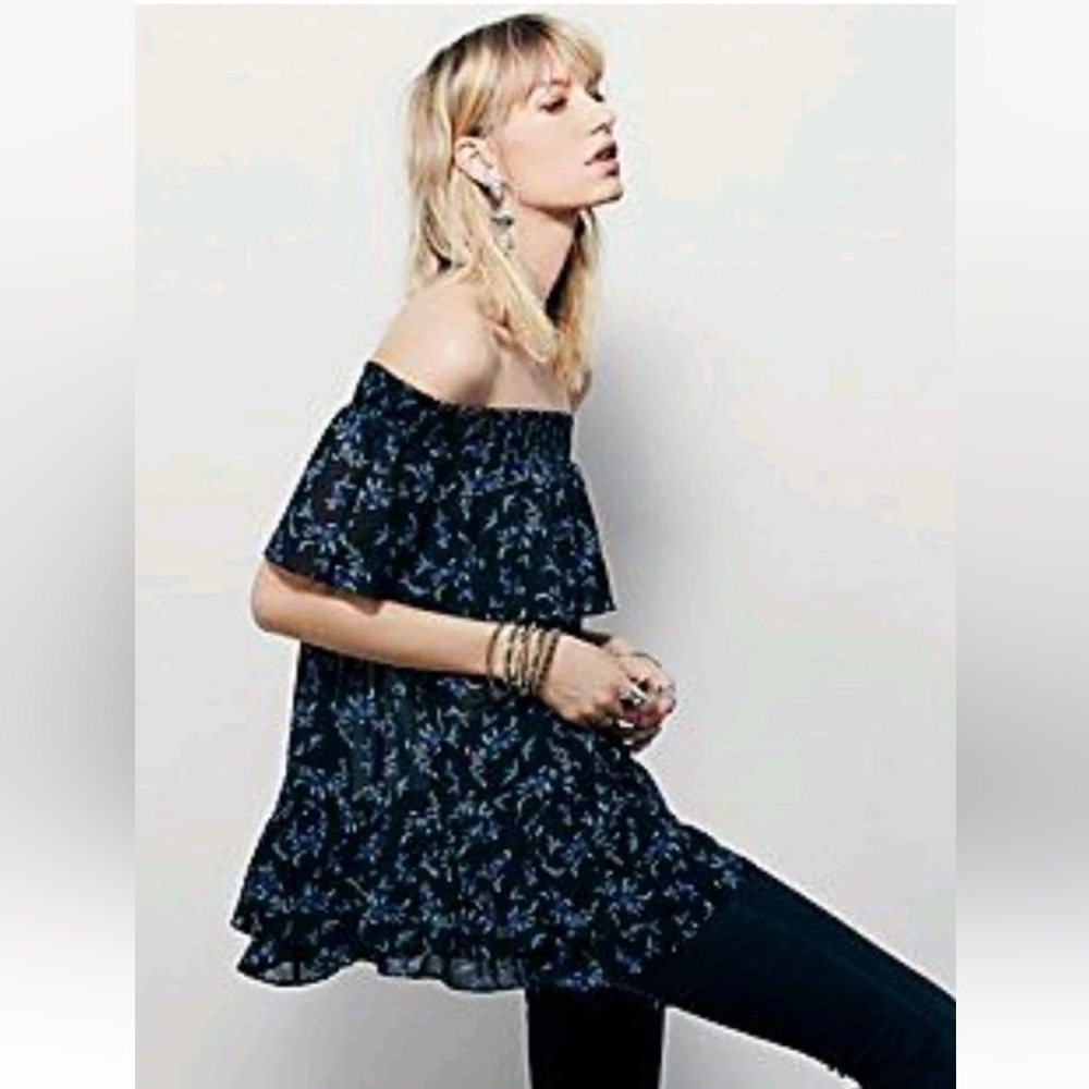 Free People Chiffon Off Shoulder Black Blue Floral Ruffle Boho Top Sz Small